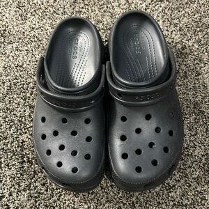 Black platform women's crocs